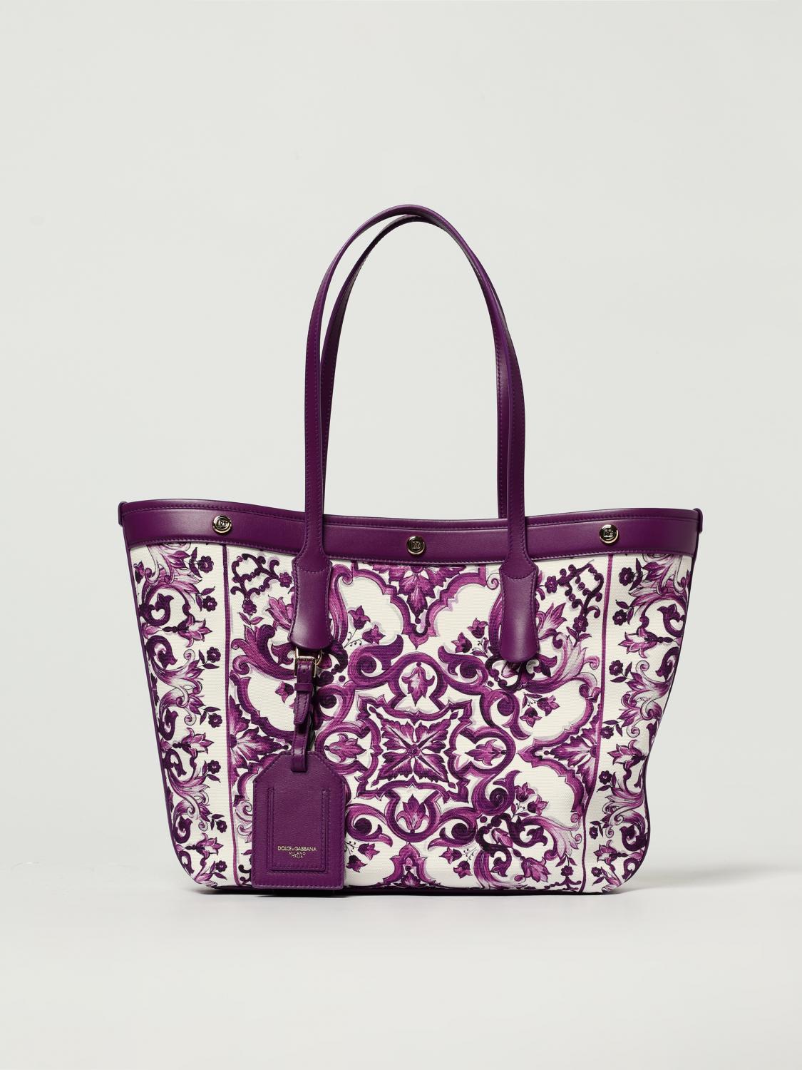 woman's tote bag