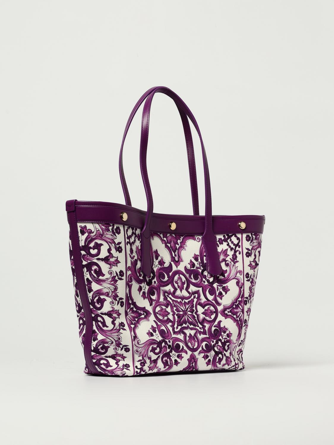 woman's tote bag