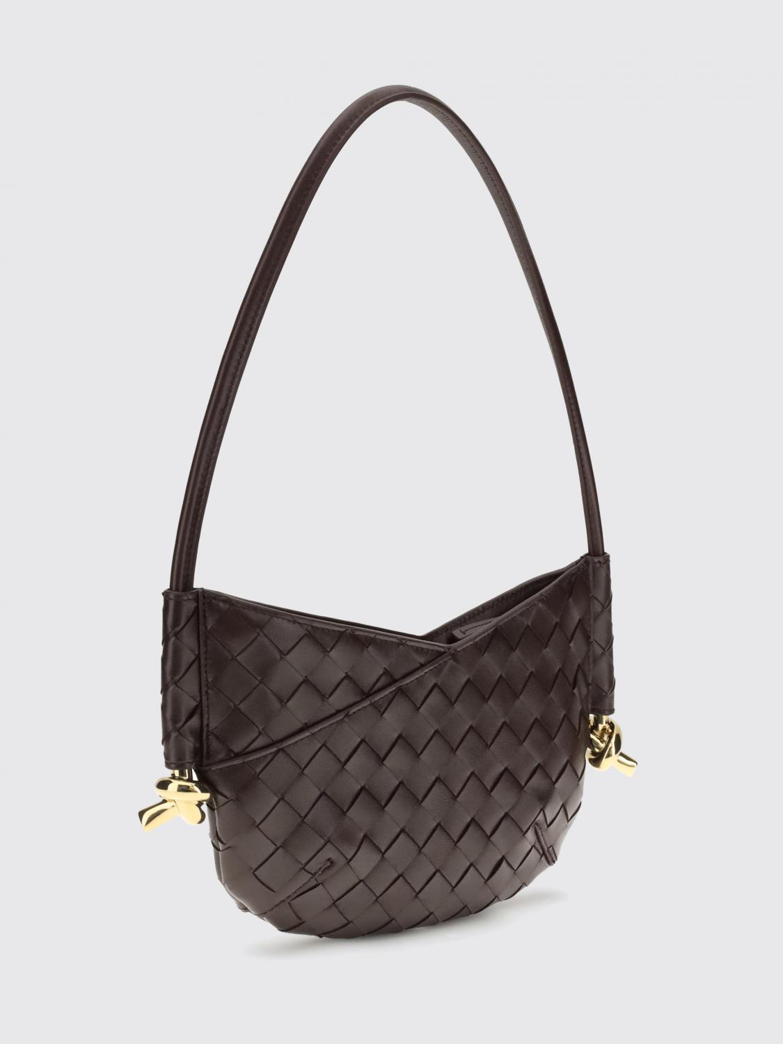woman's shoulder bag