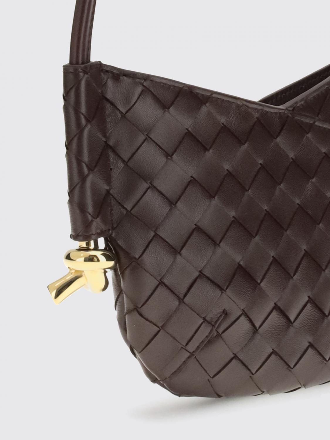 woman's shoulder bag