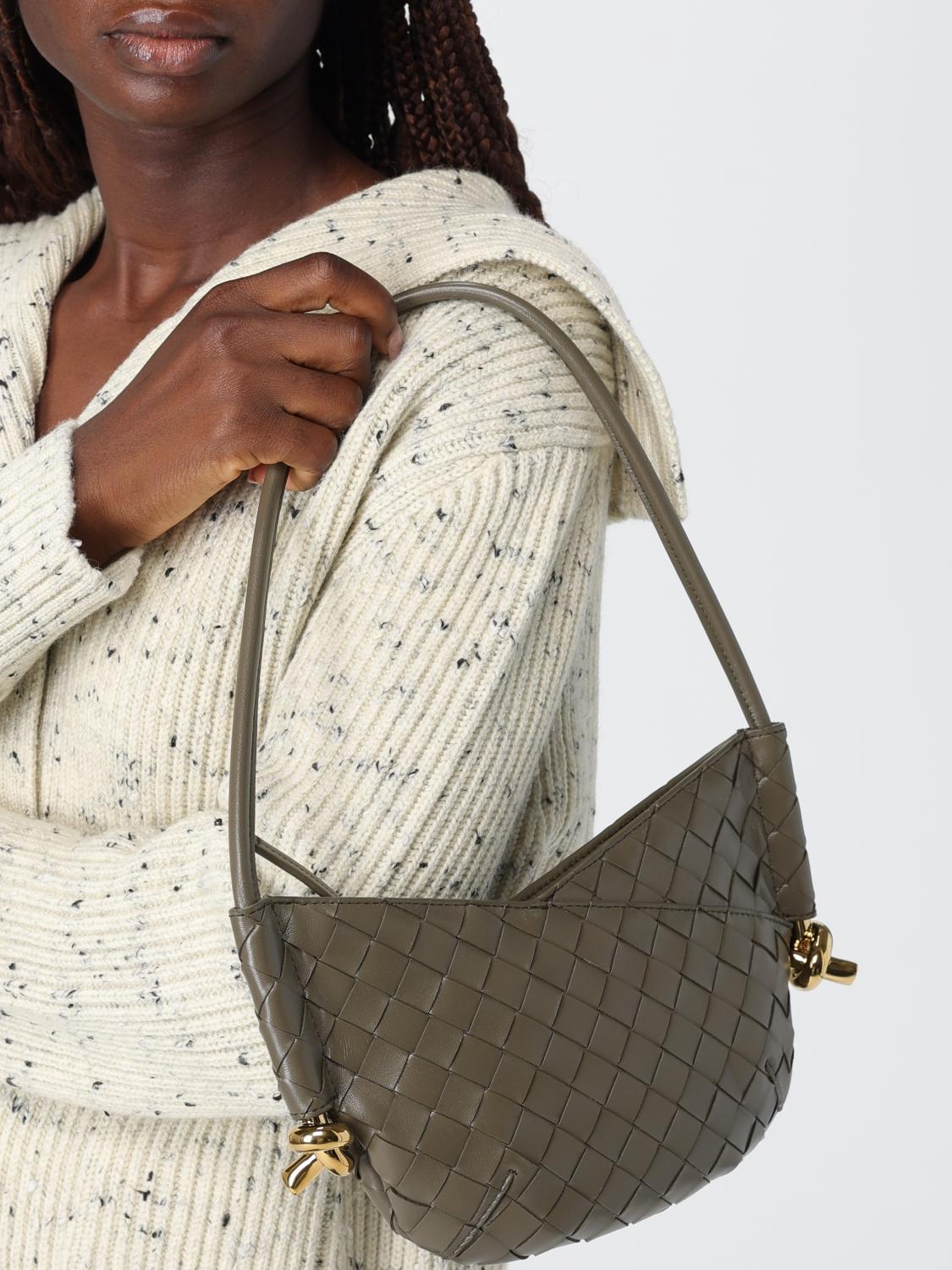 woman's shoulder bag