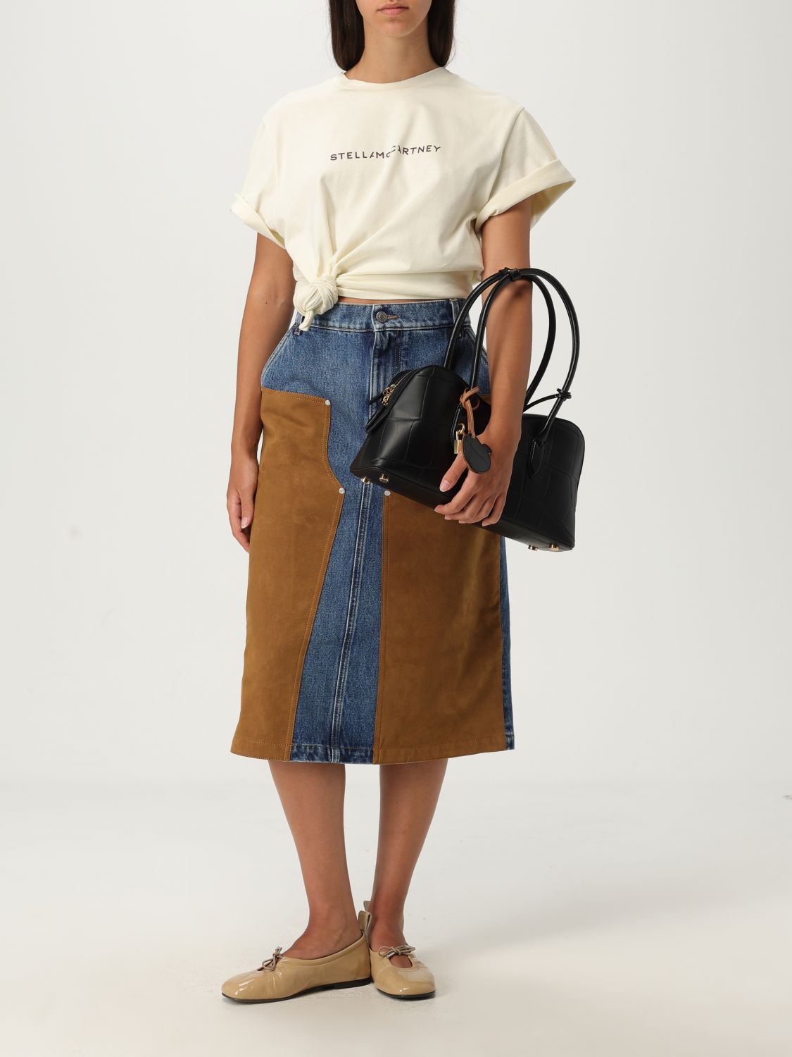 woman's shoulder bag