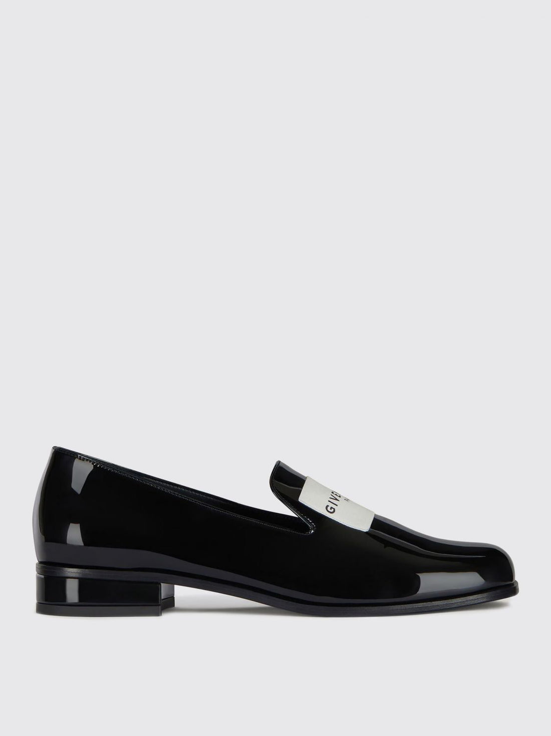 givenchy-woman-s-loafers-be202ae2ds-black