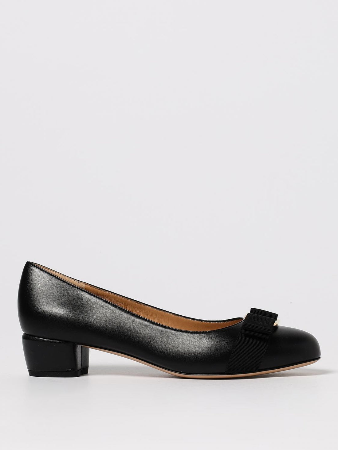 ferragamo-woman-s-pumps-775750-black