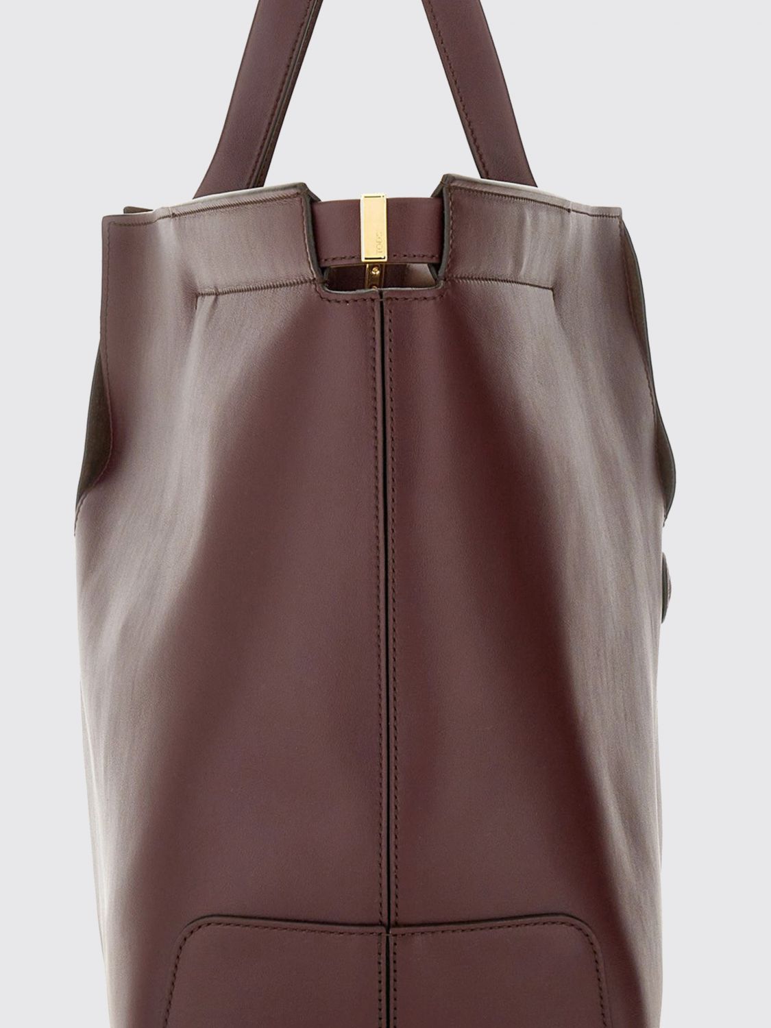 woman's tote bag