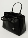 woman's shoulder bag