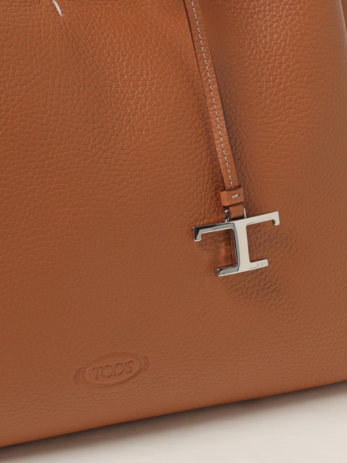woman's shoulder bag