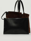 woman's tote bag