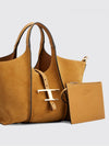 woman's shoulder bag