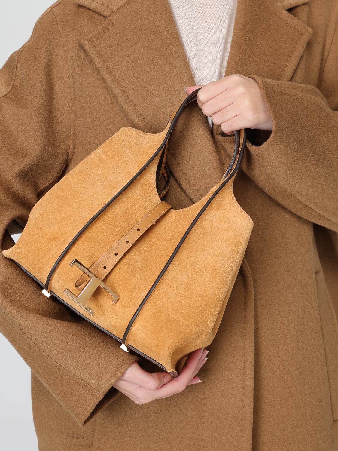 woman's shoulder bag