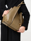 woman's shoulder bag