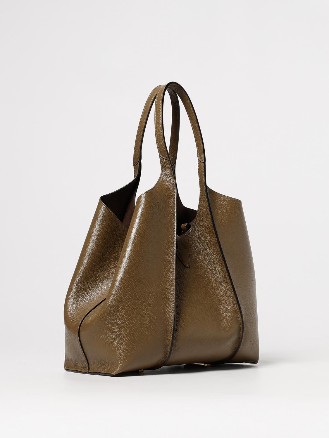 woman's shoulder bag