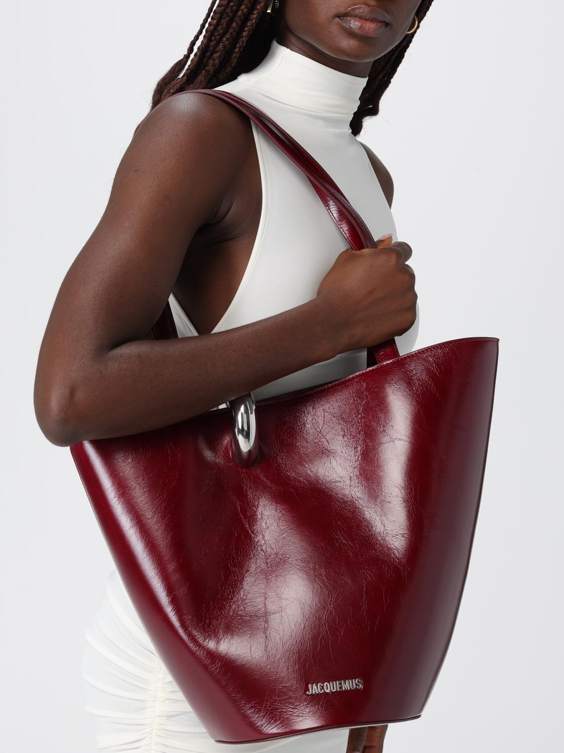 woman's shoulder bag
