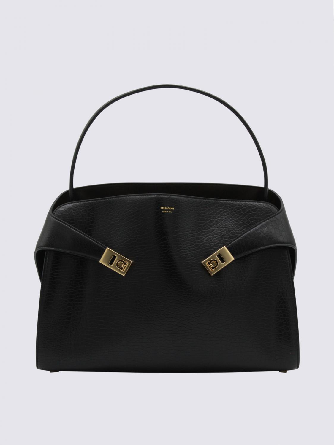 woman's shoulder bag