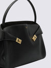 woman's shoulder bag