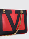 woman's shoulder bag