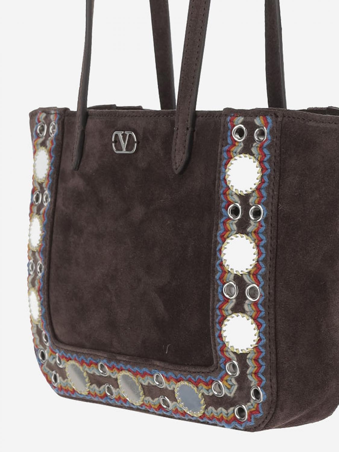 woman's shoulder bag