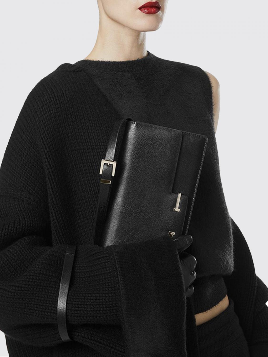 woman's shoulder bag