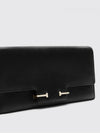 woman's shoulder bag