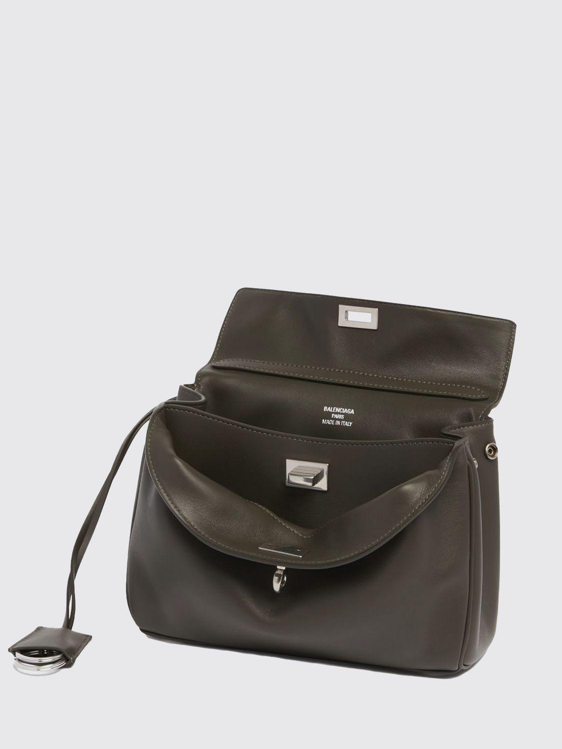 woman's shoulder bag
