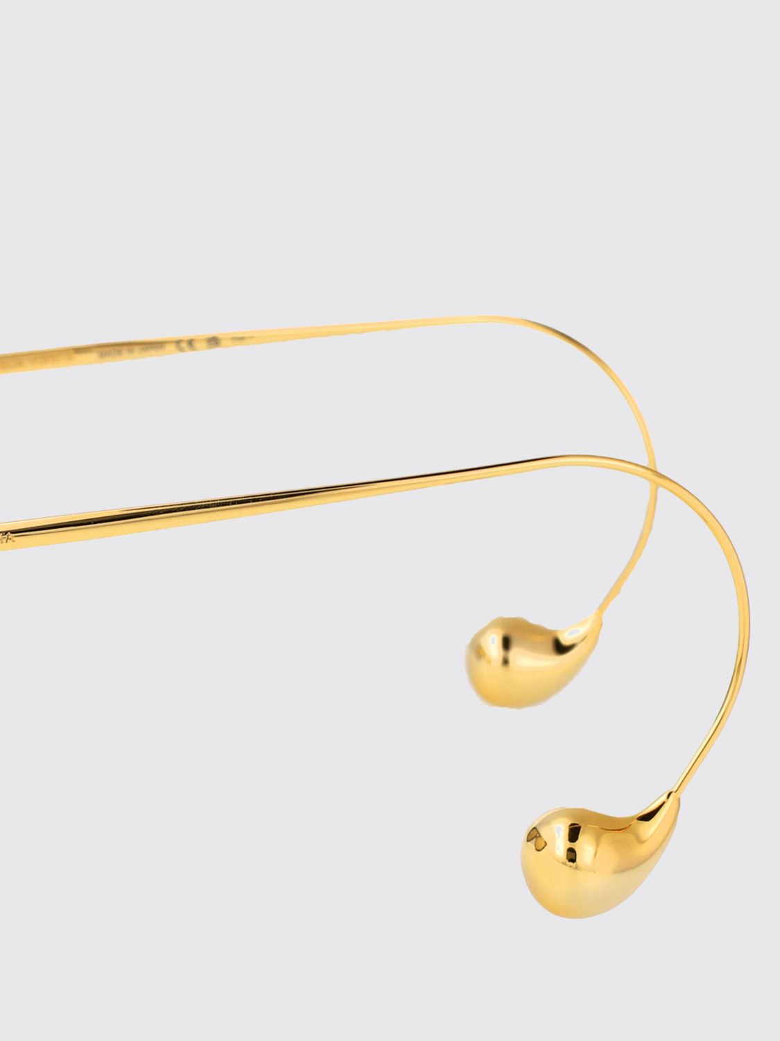 woman's sunglasses