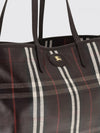 woman's shoulder bag