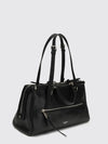 woman's shoulder bag