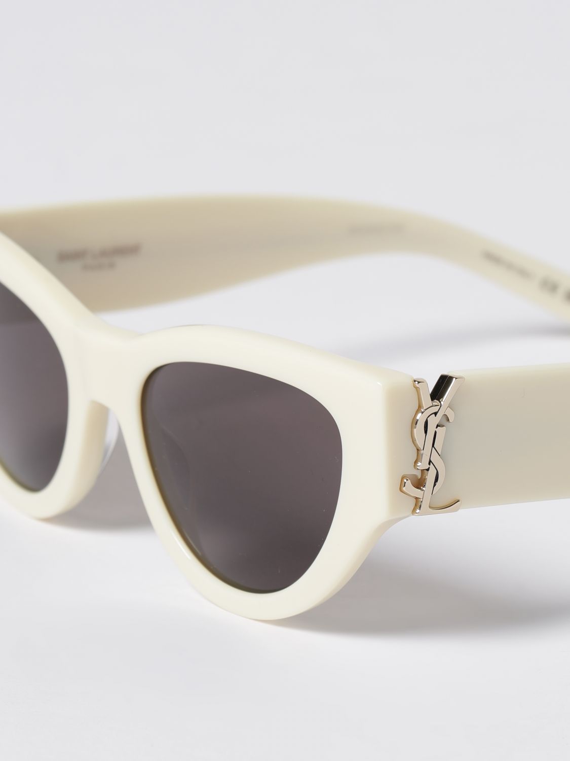 woman's sunglasses