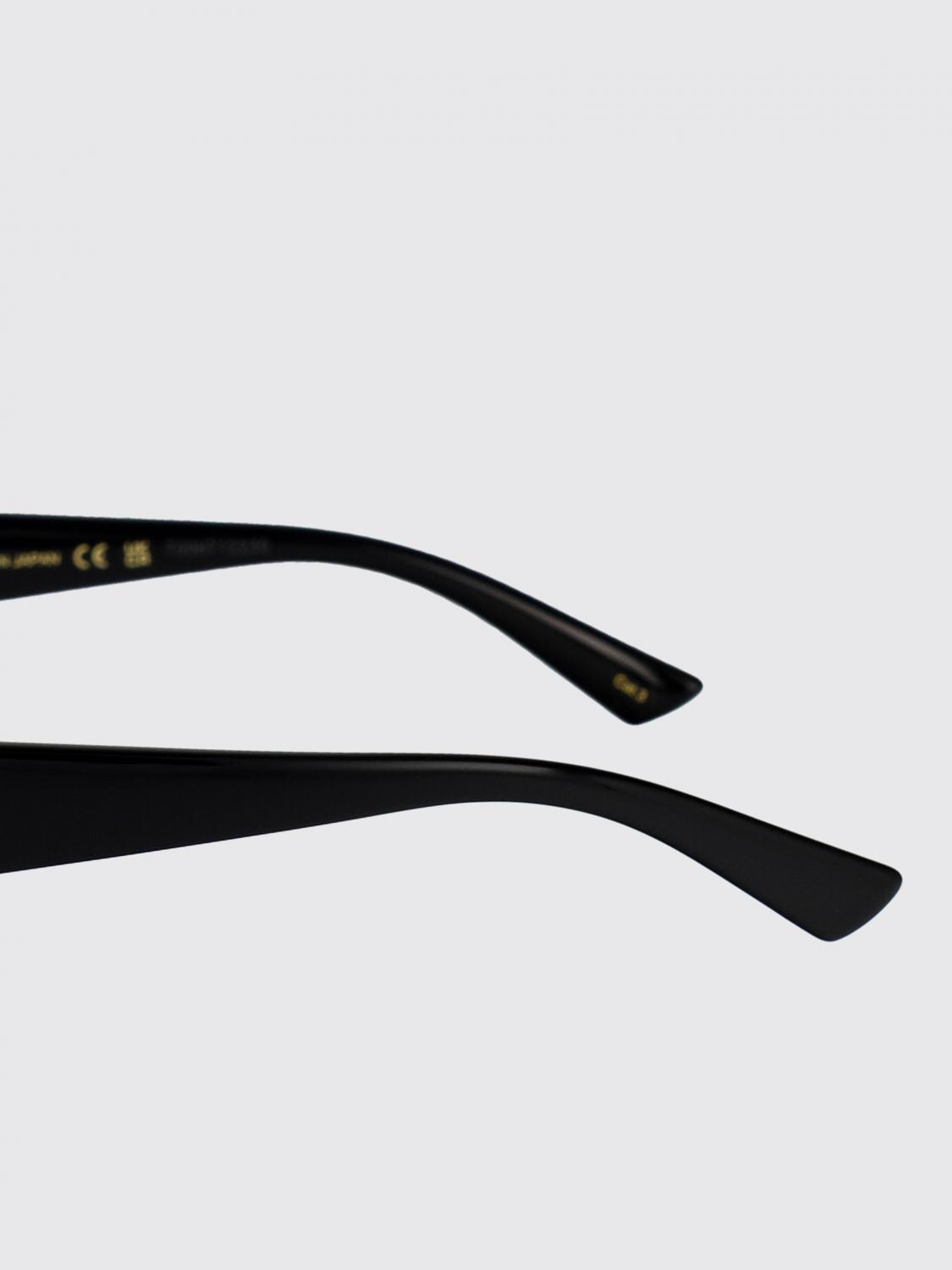 woman's sunglasses