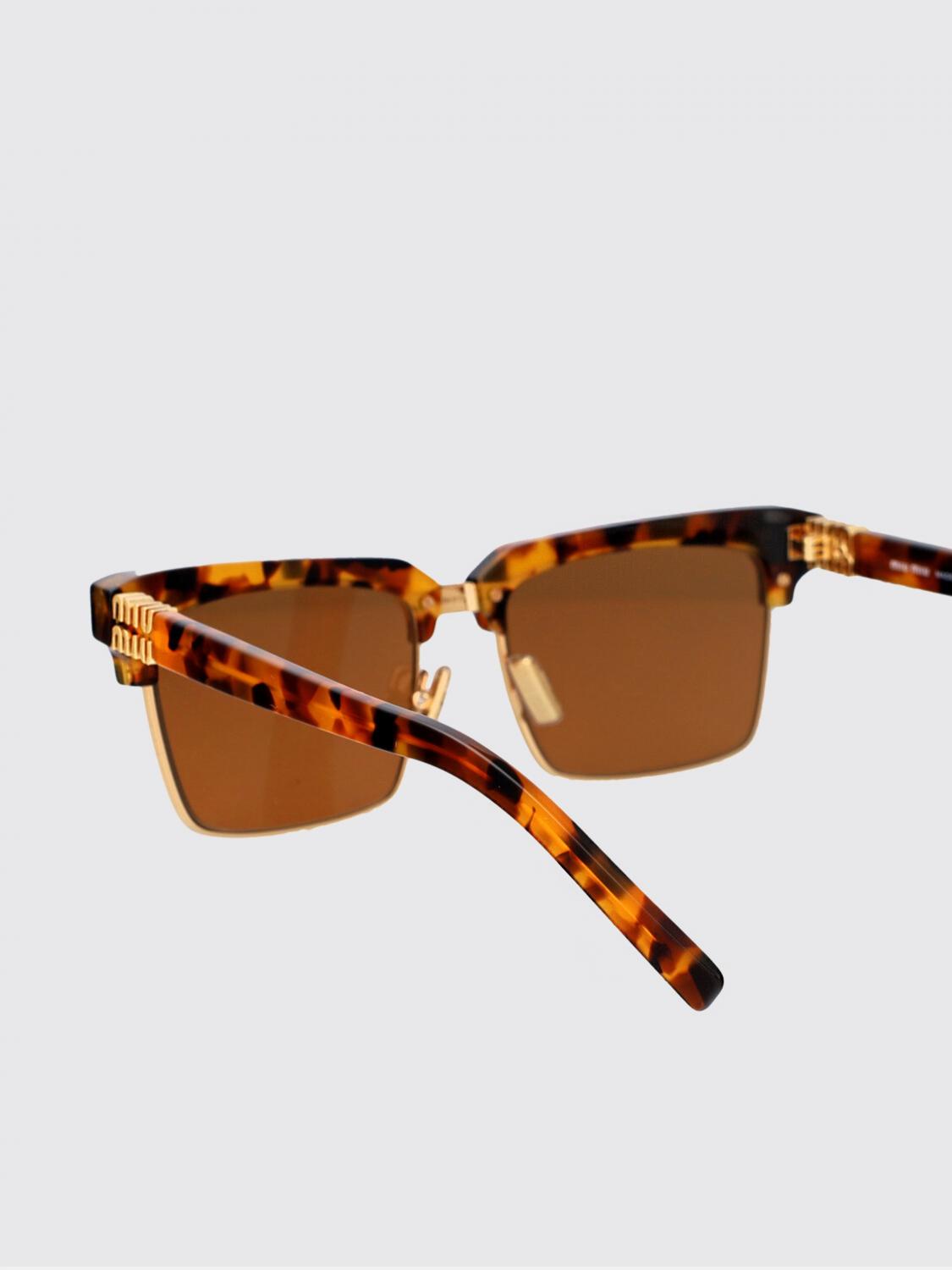 woman's sunglasses