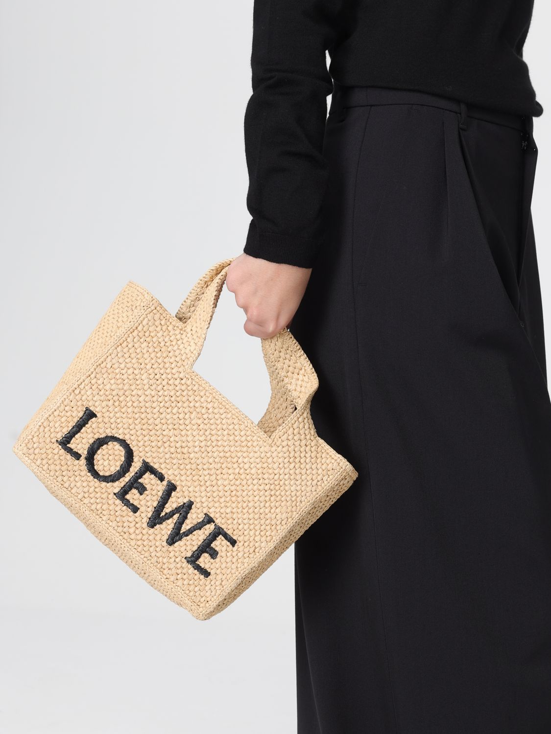 woman's shoulder bag