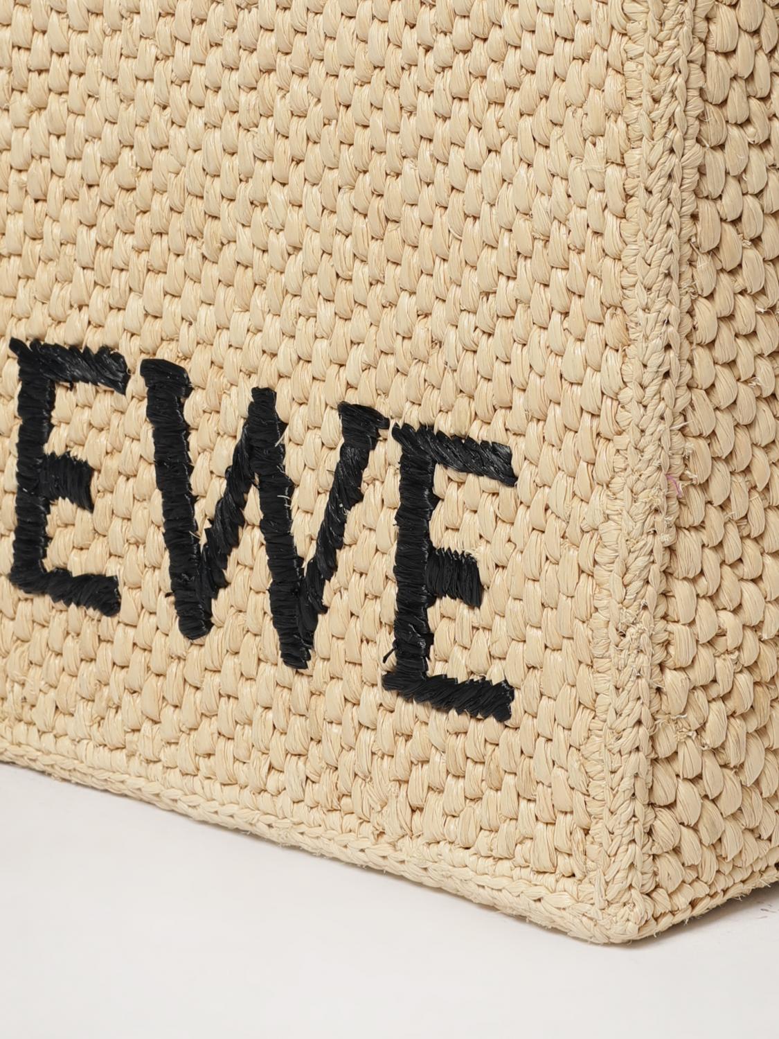 woman's shoulder bag