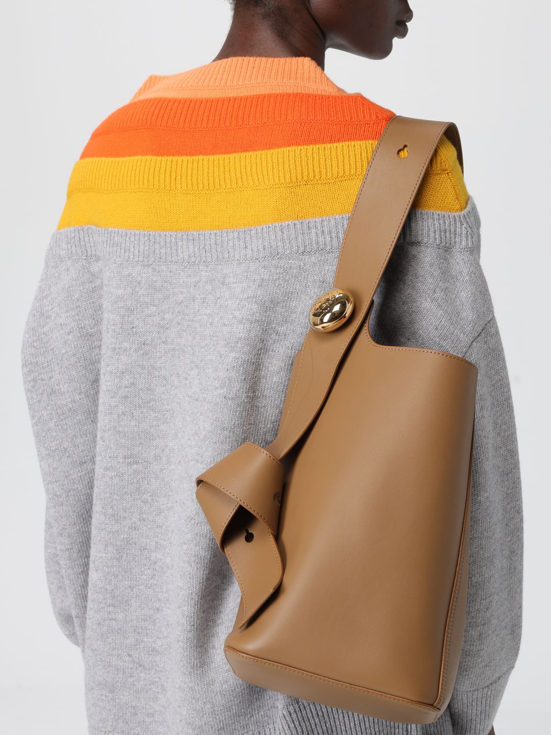 woman's shoulder bag