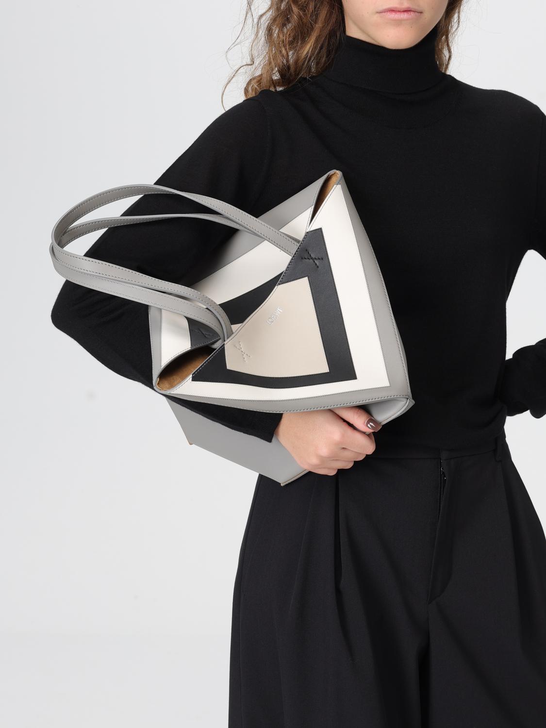 woman's shoulder bag