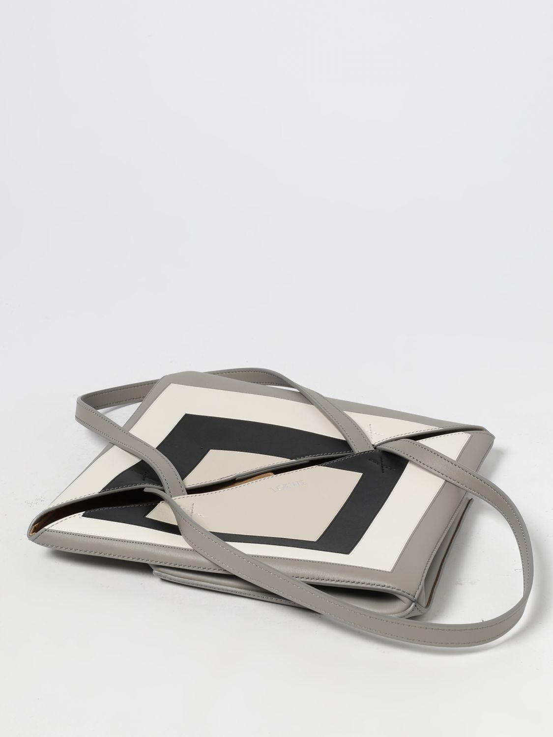 woman's shoulder bag