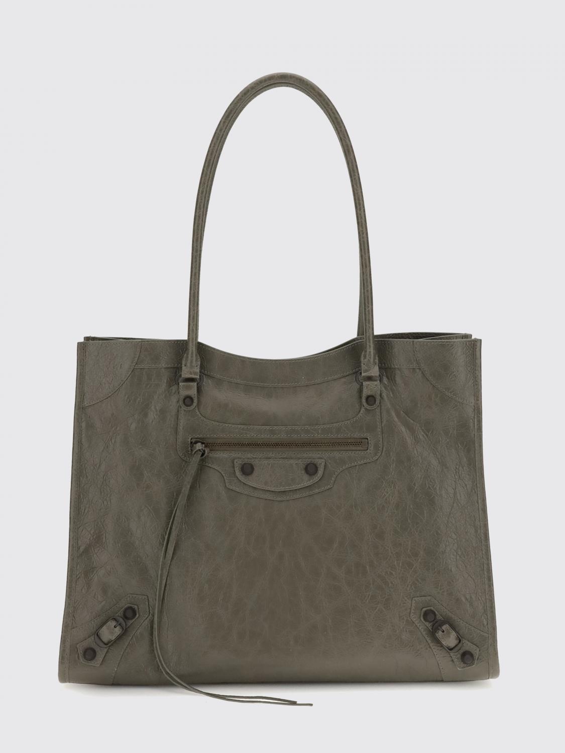 woman's tote bag