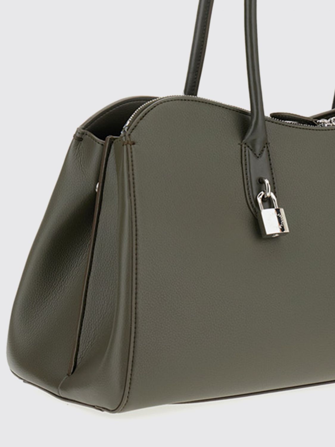 woman's shoulder bag