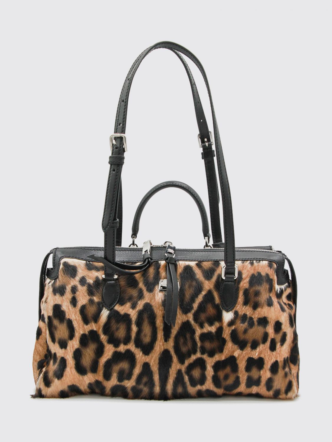 woman's shoulder bag