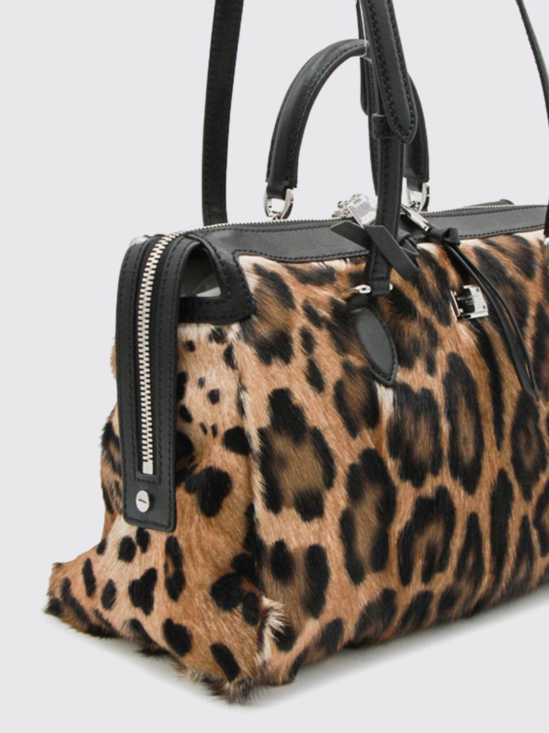 woman's shoulder bag