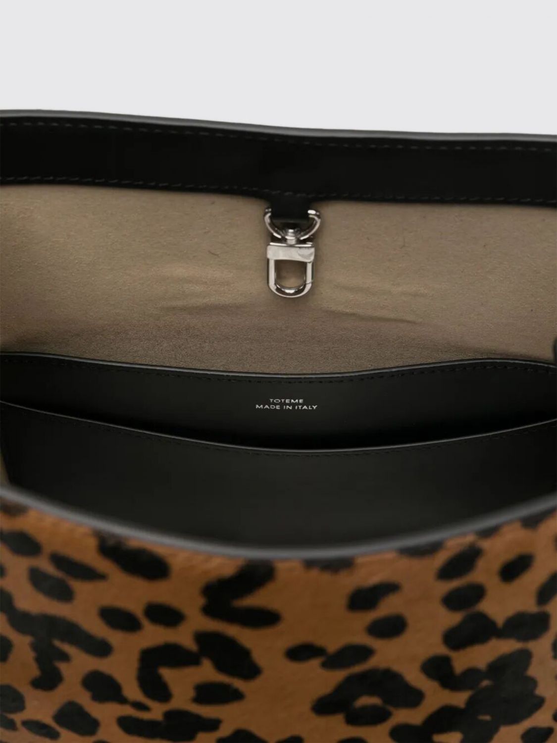 woman's shoulder bag