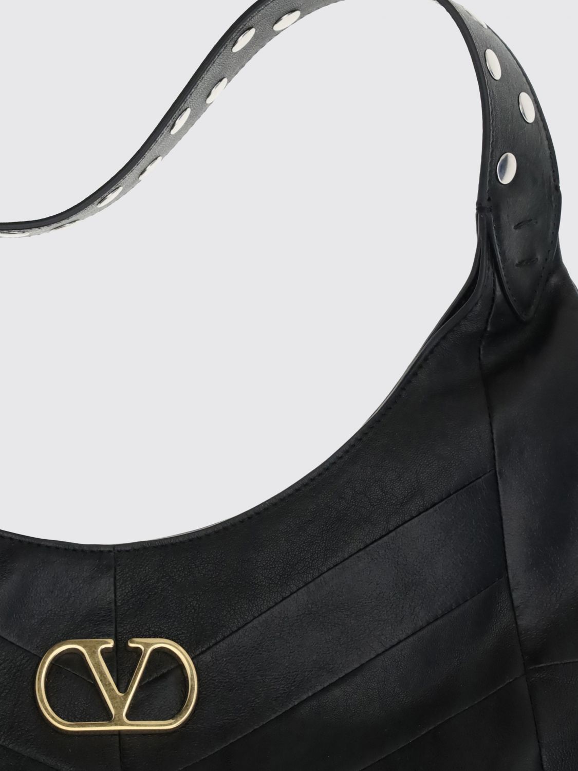 woman's shoulder bag