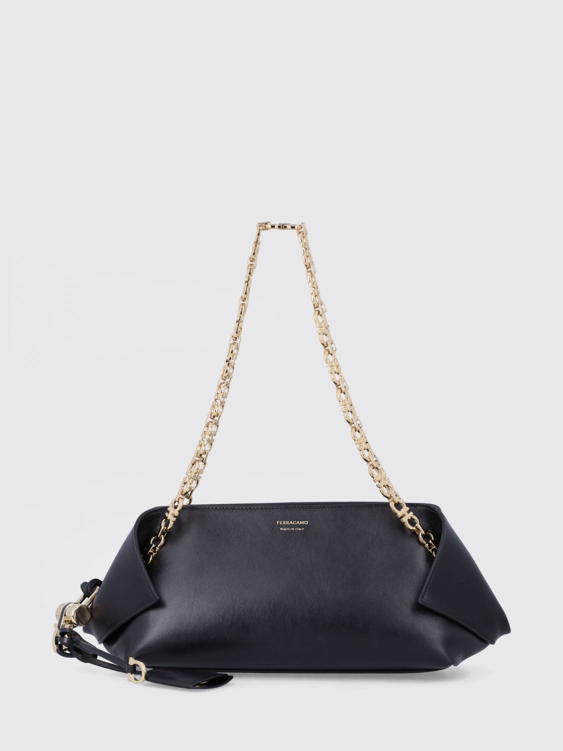 woman's shoulder bag
