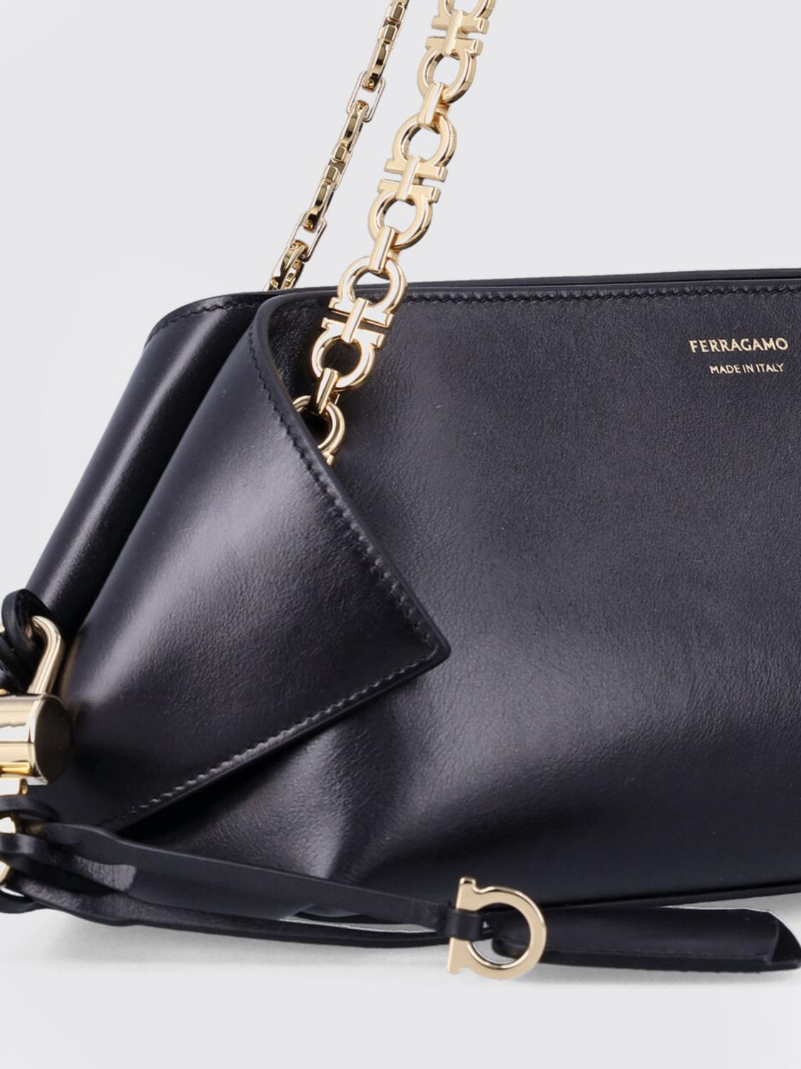 woman's shoulder bag