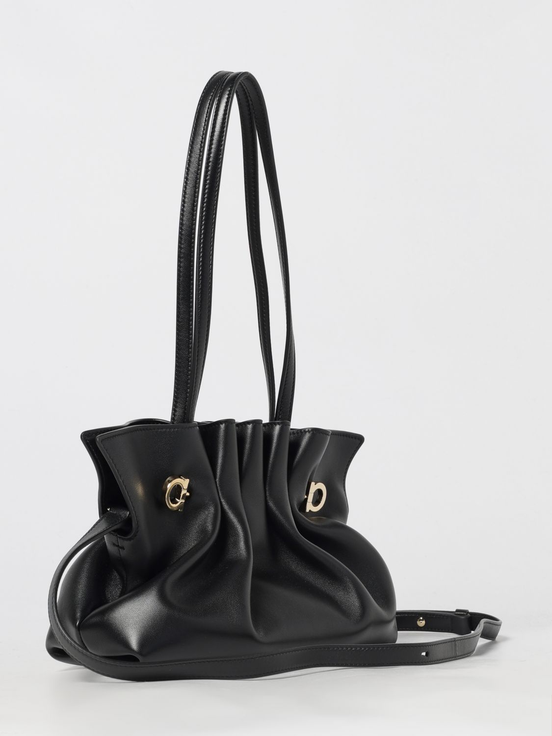 woman's shoulder bag