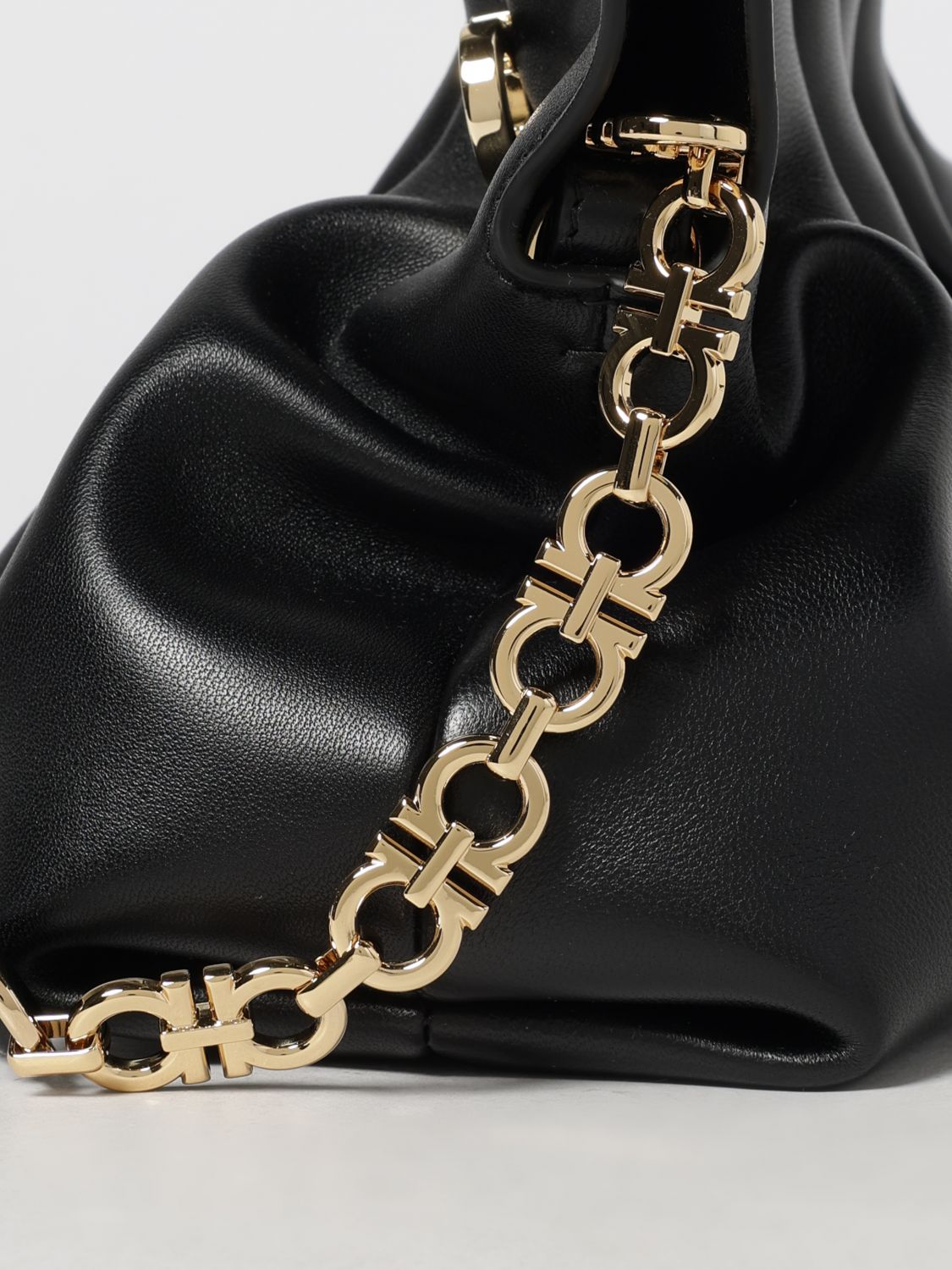 woman's shoulder bag