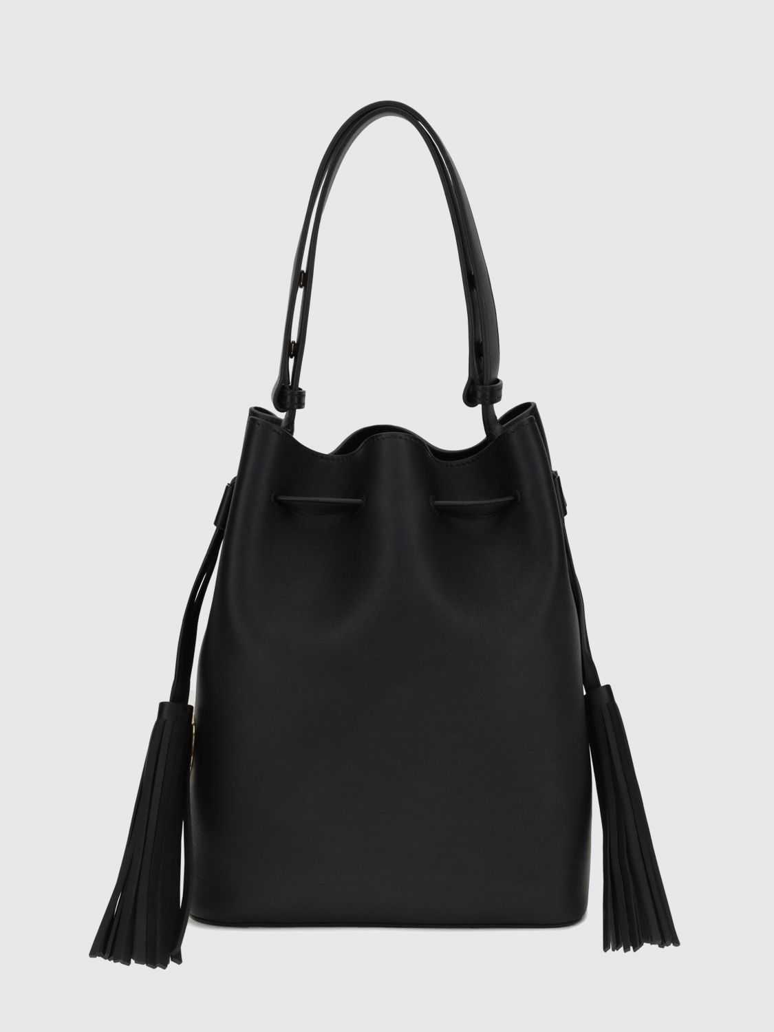 woman's shoulder bag