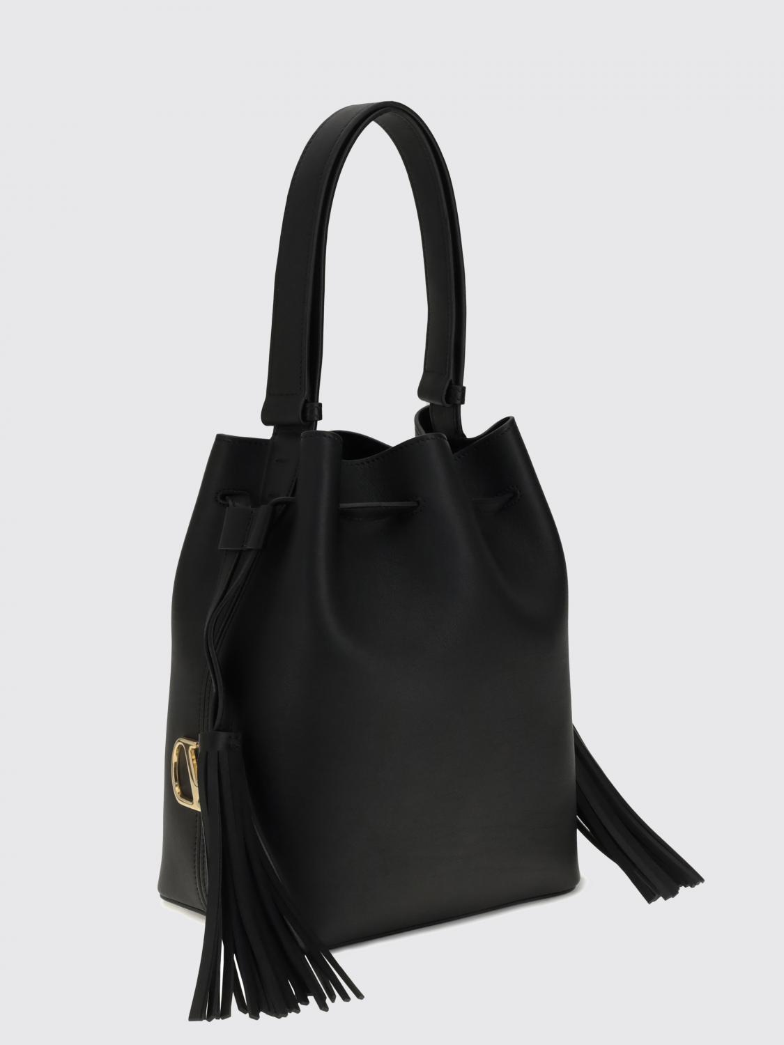 woman's shoulder bag