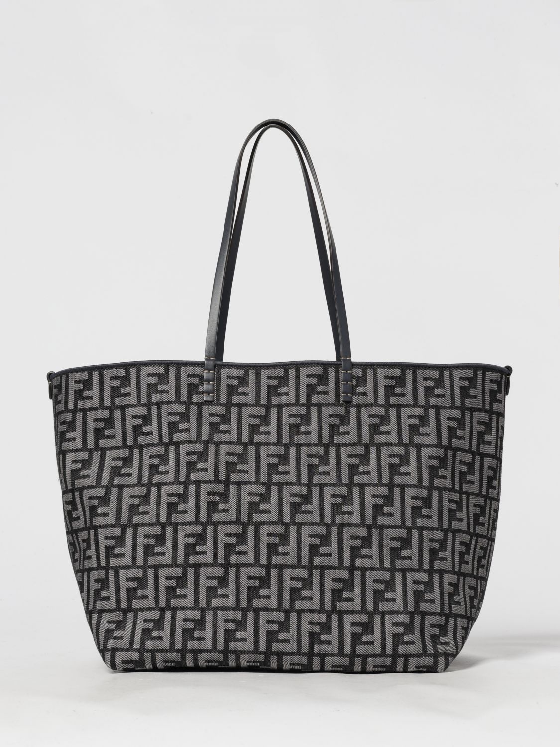 woman's tote bag