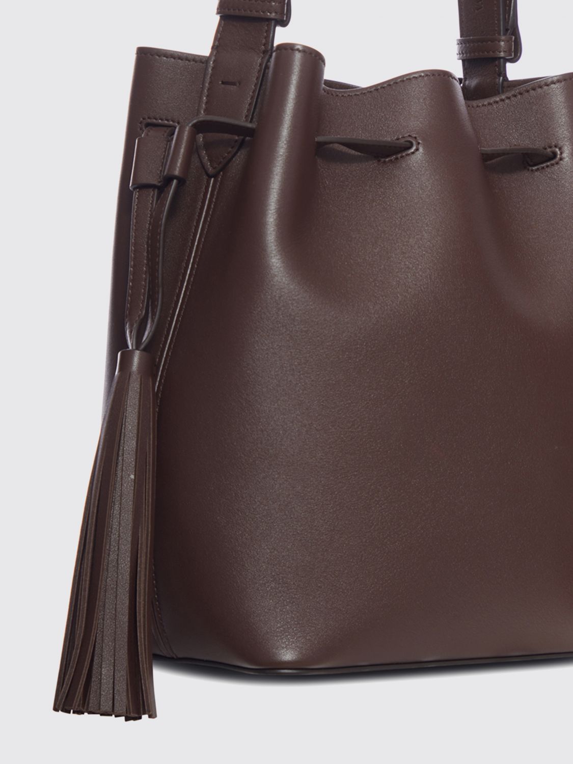 woman's shoulder bag