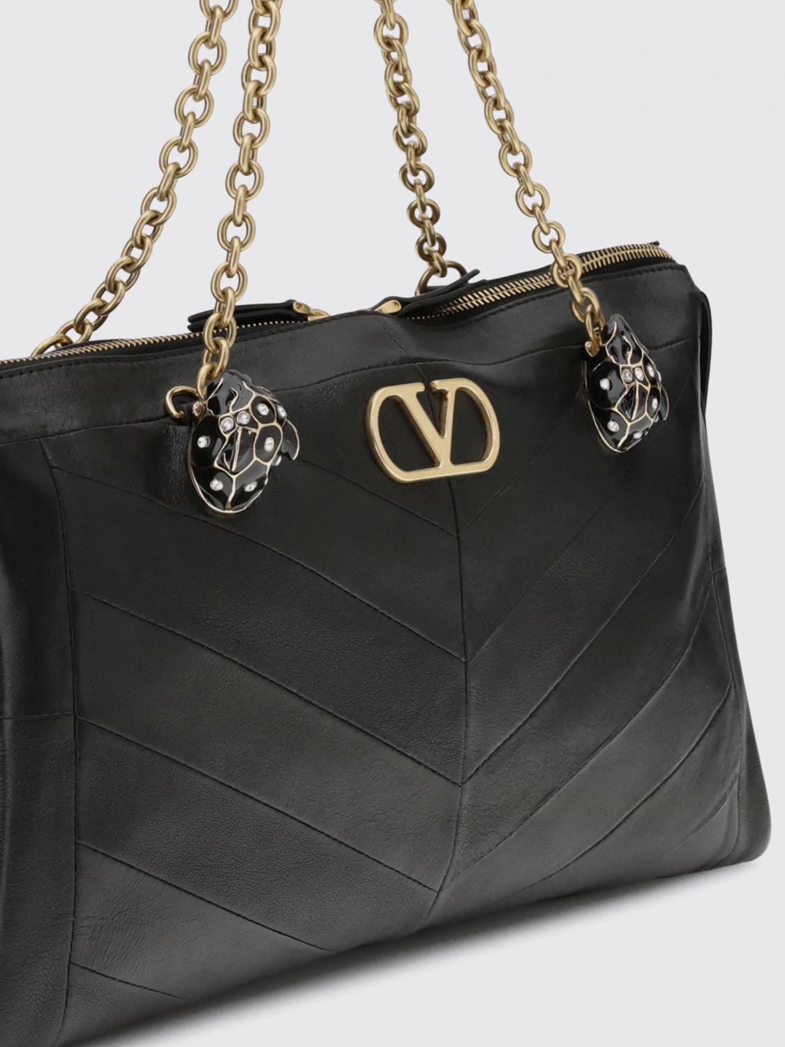 woman's shoulder bag